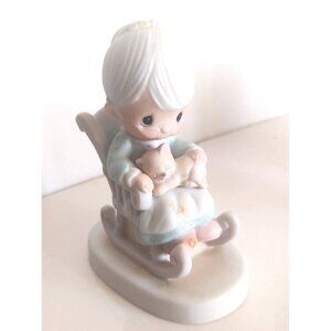 Jonathan & David Precious Moments Enesco 1979 Figurine "Purr-fect Grandma"